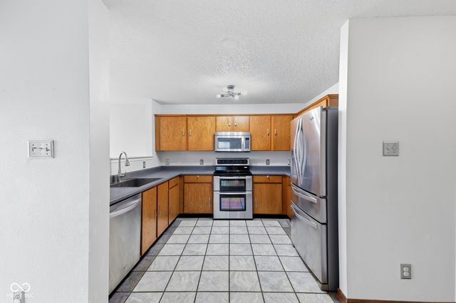 8821 Hosta Way, Camby, IN 46113