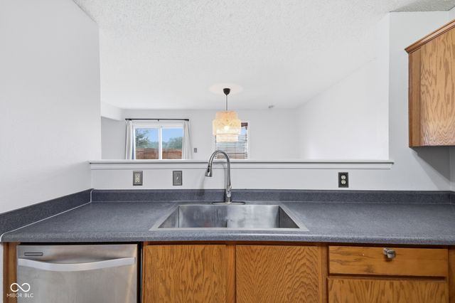 8821 Hosta Way, Camby, IN 46113