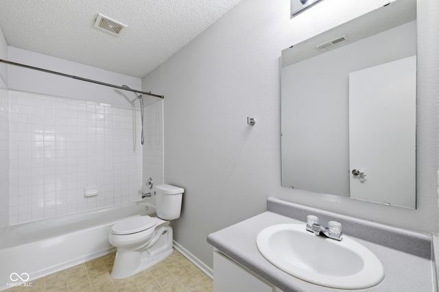 8821 Hosta Way, Camby, IN 46113