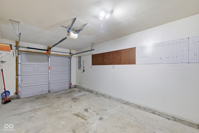 8821 Hosta Way, Camby, IN 46113