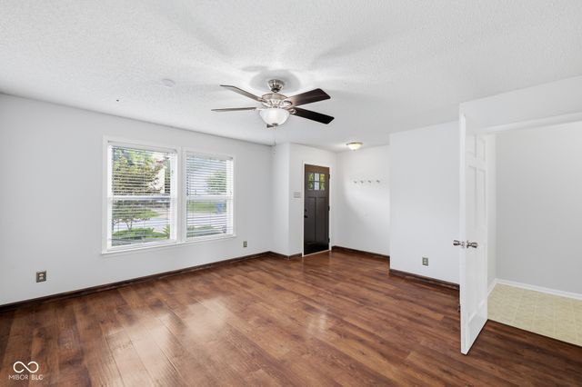 8821 Hosta Way, Camby, IN 46113