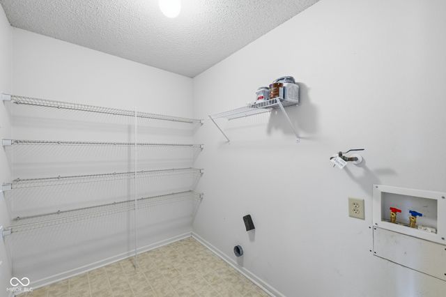 8821 Hosta Way, Camby, IN 46113