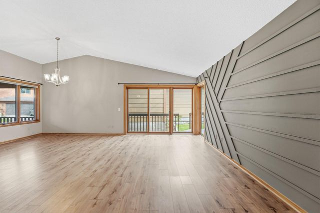 5386 Emerald Way, Apple Valley, MN 55124