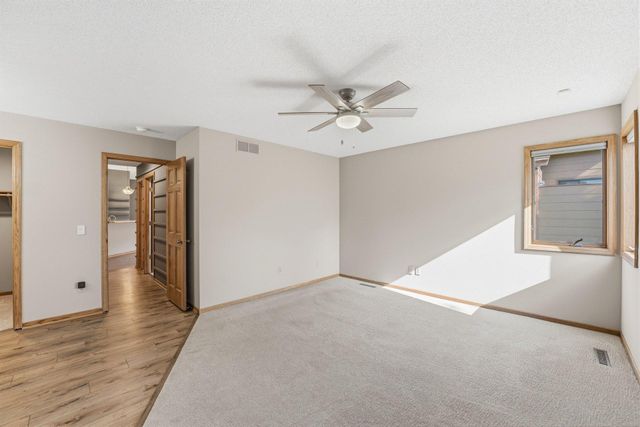 5386 Emerald Way, Apple Valley, MN 55124