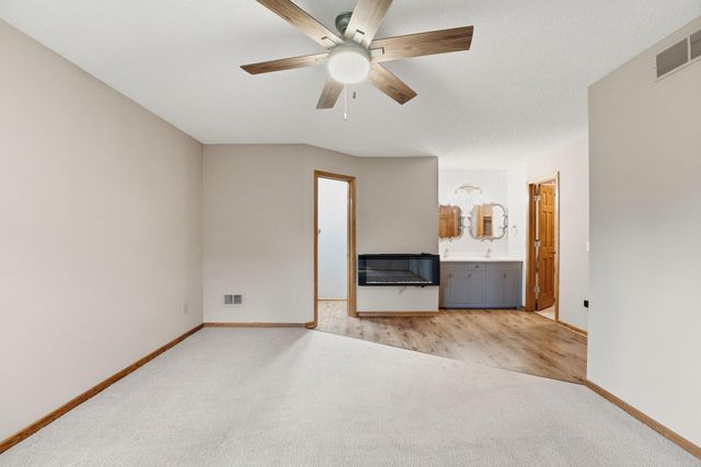 5386 Emerald Way, Apple Valley, MN 55124