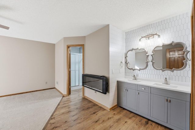 5386 Emerald Way, Apple Valley, MN 55124