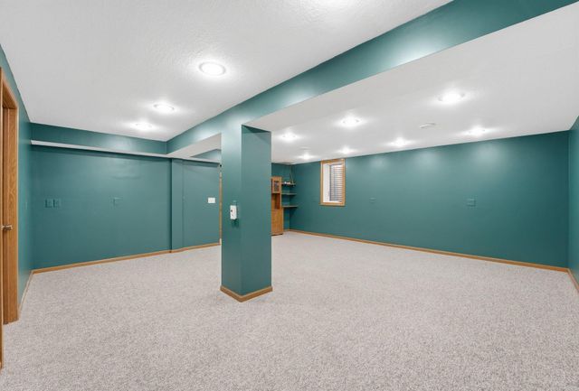 5386 Emerald Way, Apple Valley, MN 55124