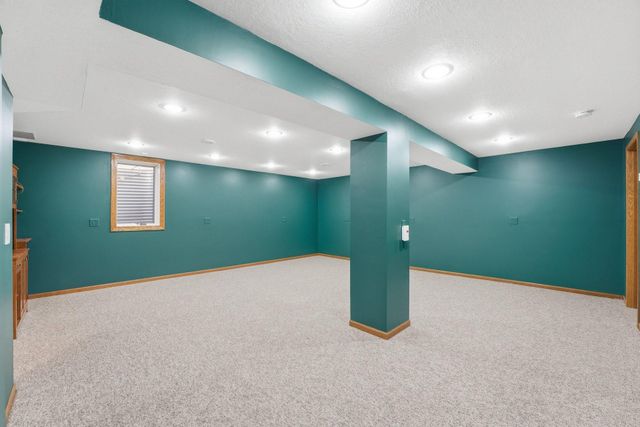 5386 Emerald Way, Apple Valley, MN 55124
