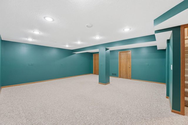5386 Emerald Way, Apple Valley, MN 55124