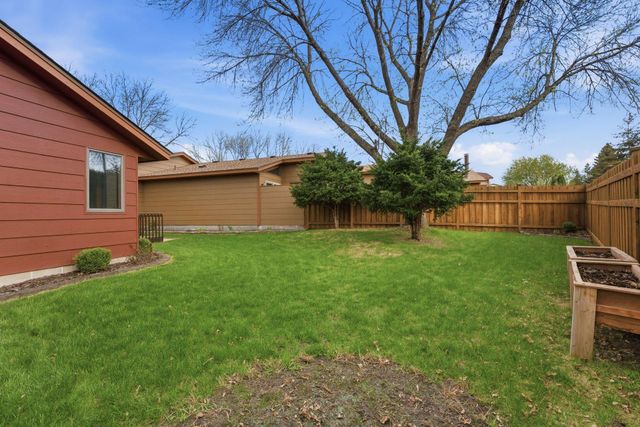5386 Emerald Way, Apple Valley, MN 55124