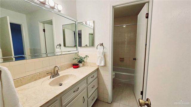 705 Kerry Lane, Mcallen, TX 78501
