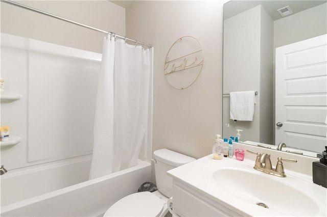 232 Misty Grove SE Drive, Loganville, GA 30052