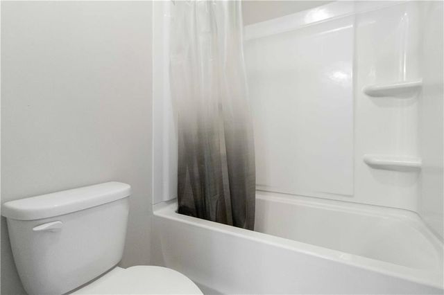 232 Misty Grove SE Drive, Loganville, GA 30052