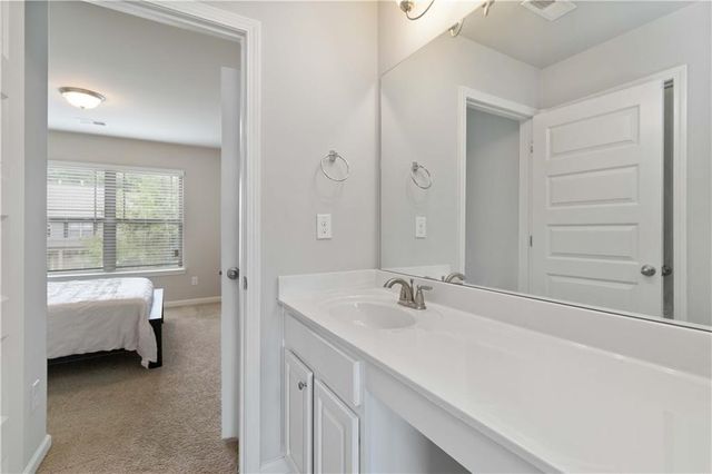 232 Misty Grove SE Drive, Loganville, GA 30052