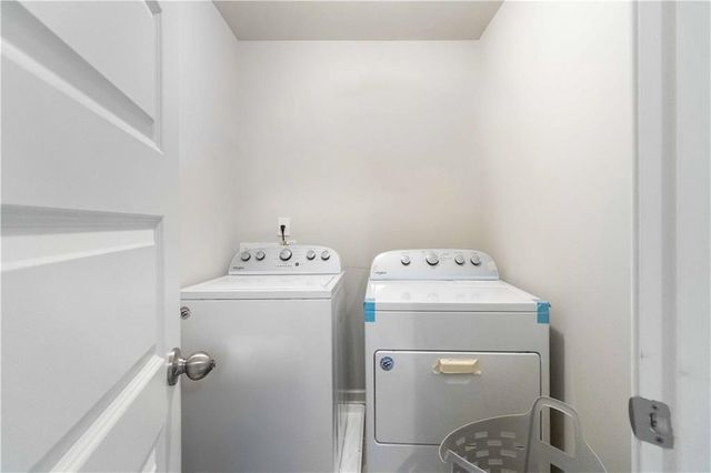 232 Misty Grove SE Drive, Loganville, GA 30052