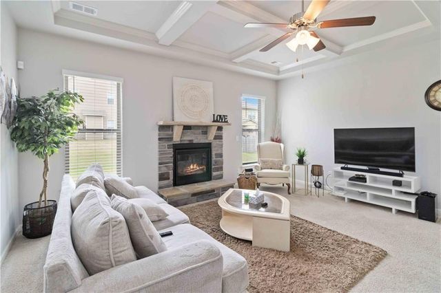 232 Misty Grove SE Drive, Loganville, GA 30052