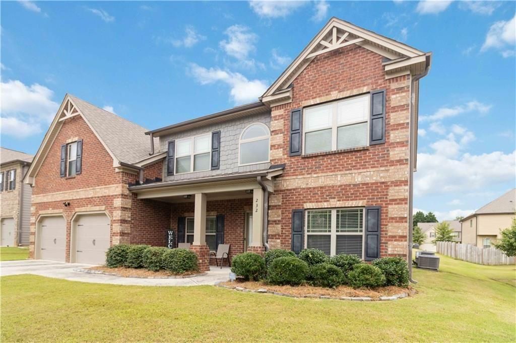 232 Misty Grove SE Drive, Loganville, GA 30052