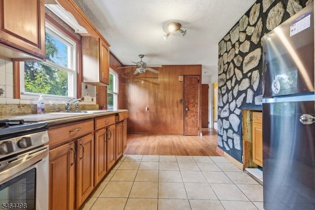 115 Parkside Rd, Plainfield City, NJ 07060