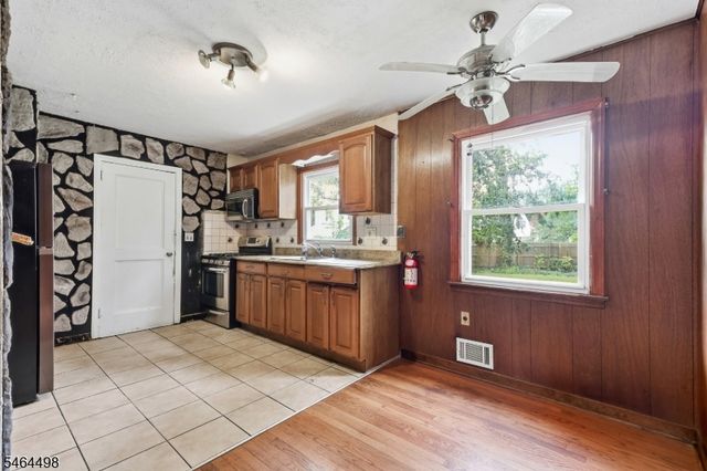 115 Parkside Rd, Plainfield City, NJ 07060
