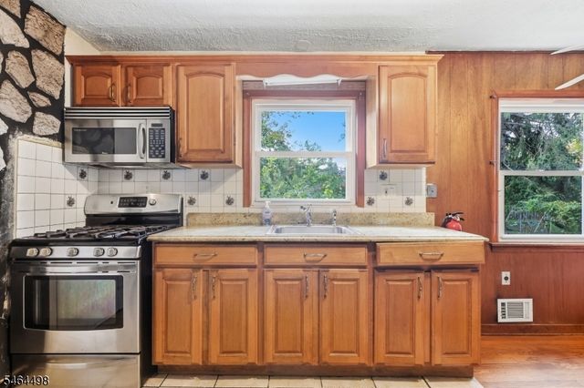 115 Parkside Rd, Plainfield City, NJ 07060
