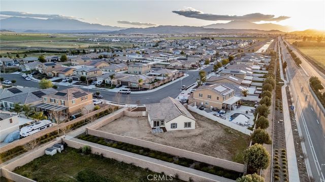 453 Cimarron Drive, Perris, CA 92570
