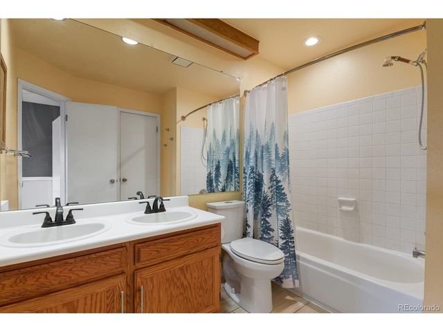 1811 S Quebec Way 9, Denver, CO 80231