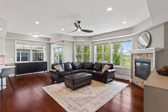 1171 Gallery Lane, Chaska, MN 55318