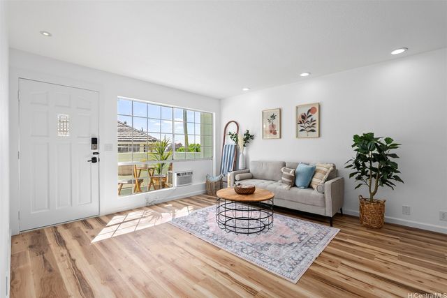 94-1475 Waipio Uka Street H207, Waipahu, HI 96797