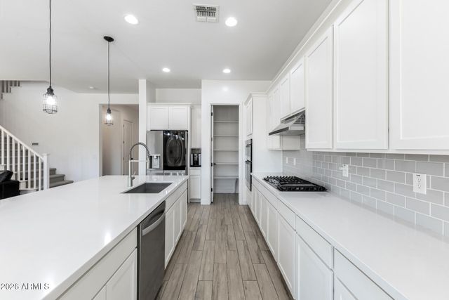 10207 E STROBE Avenue, Mesa, AZ 85212