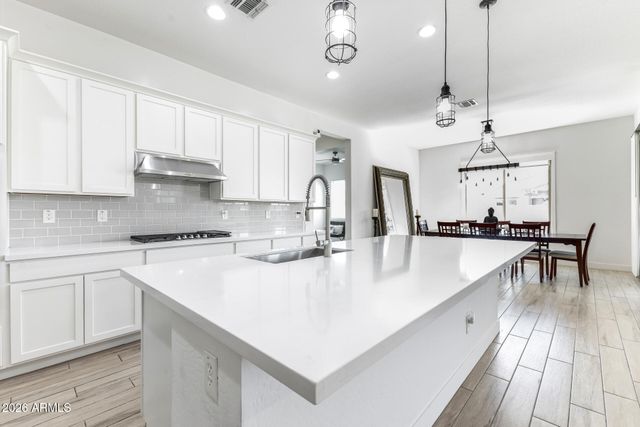 10207 E STROBE Avenue, Mesa, AZ 85212