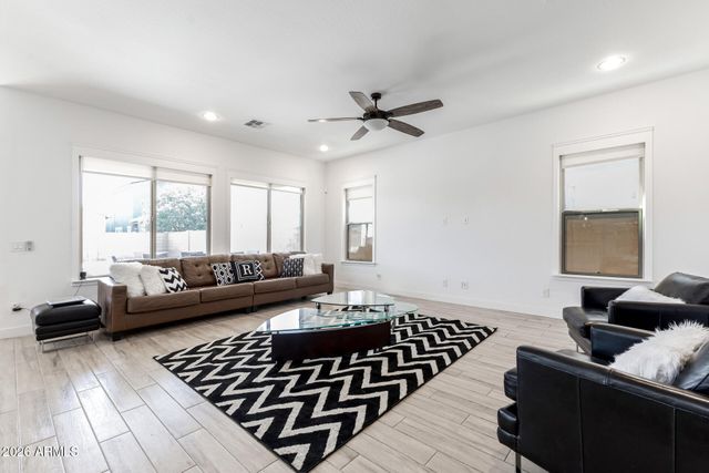 10207 E STROBE Avenue, Mesa, AZ 85212