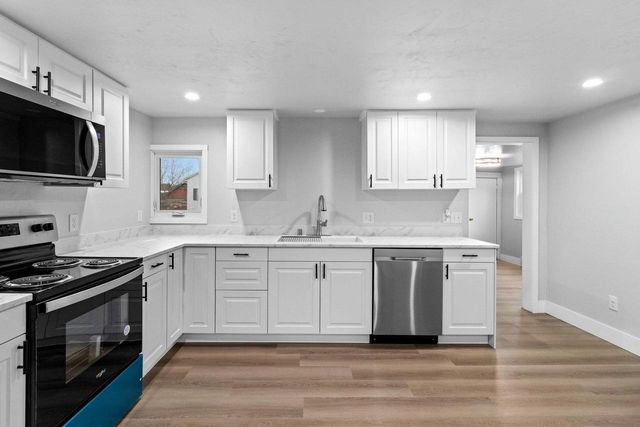 1010 Hamilton STREET, Manitowoc, WI 54220