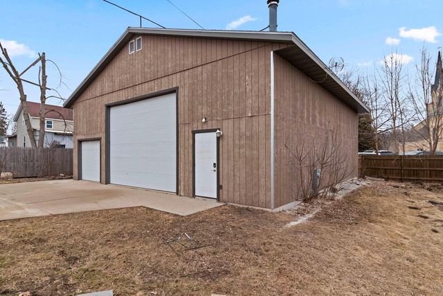 1010 Hamilton STREET, Manitowoc, WI 54220