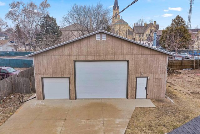 1010 Hamilton STREET, Manitowoc, WI 54220