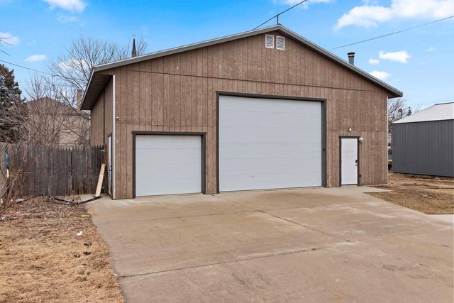 1010 Hamilton STREET, Manitowoc, WI 54220