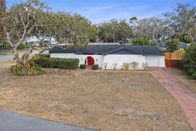 18709 LAKE COMMISTON DRIVE, Lutz, FL 33549