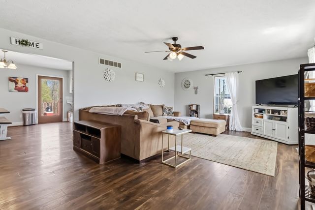 1426 Tick Ridge Road, Waynesburg, KY 40489