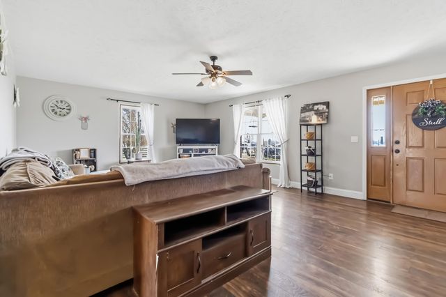 1426 Tick Ridge Road, Waynesburg, KY 40489