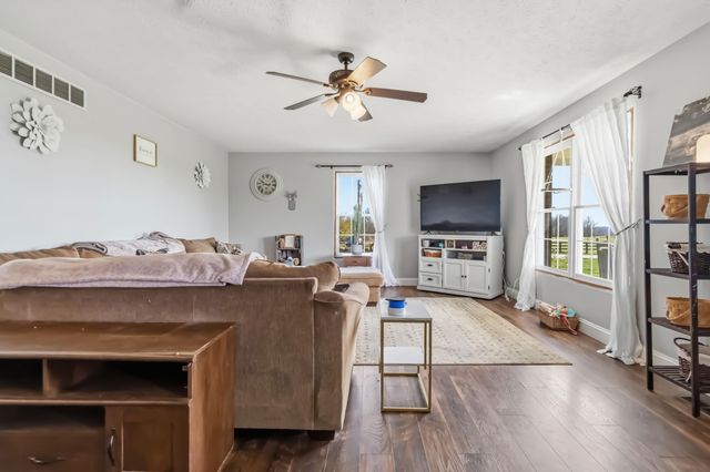 1426 Tick Ridge Road, Waynesburg, KY 40489