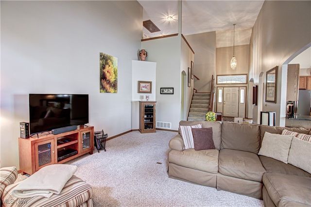 21469 Woodview Circle, Strongsville, OH 44149