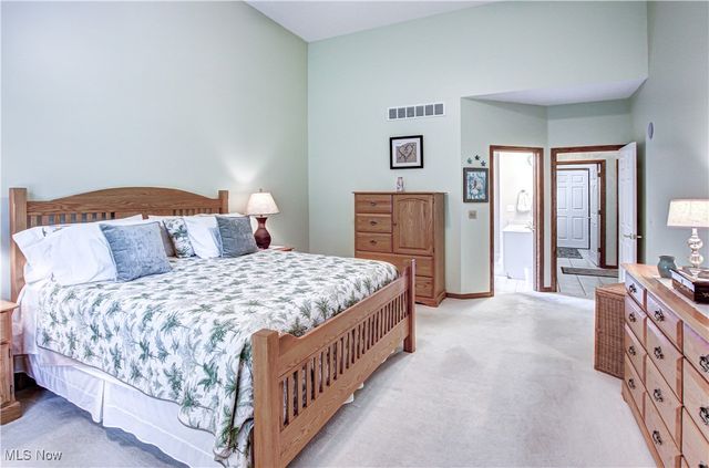 21469 Woodview Circle, Strongsville, OH 44149