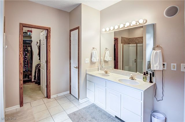 21469 Woodview Circle, Strongsville, OH 44149