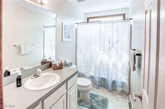 21469 Woodview Circle, Strongsville, OH 44149