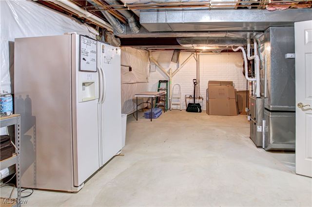 21469 Woodview Circle, Strongsville, OH 44149