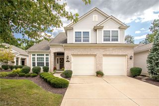 21469 Woodview Circle, Strongsville, OH 44149