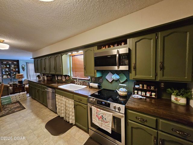 2110 Pearl Street, Carthage, MO 64836