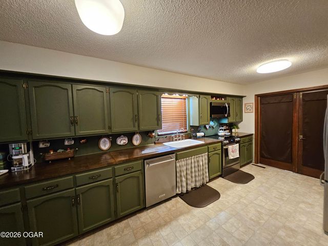 2110 Pearl Street, Carthage, MO 64836