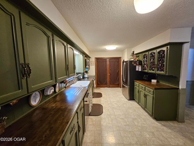 2110 Pearl Street, Carthage, MO 64836