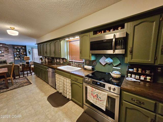 2110 Pearl Street, Carthage, MO 64836