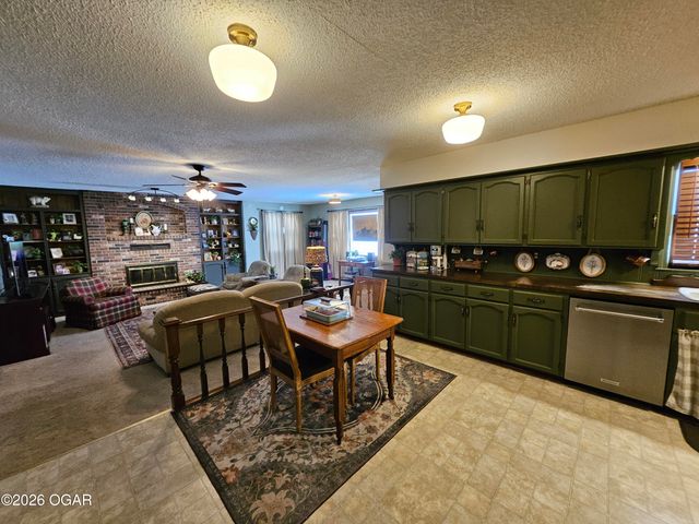 2110 Pearl Street, Carthage, MO 64836